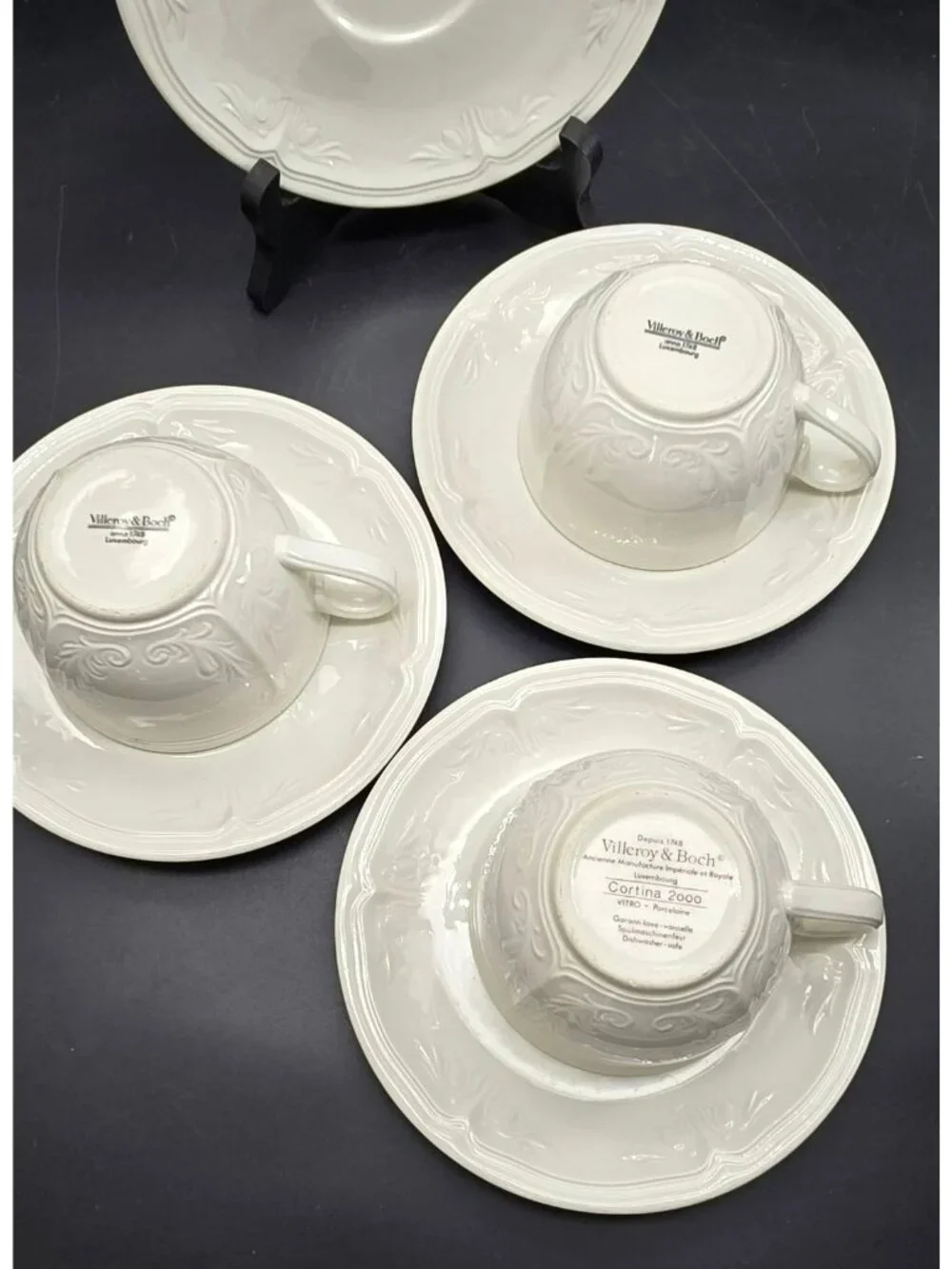 Villeroy & Boch Cortina 2000 Cream Porcelain Cups & Saucers Set DH3001